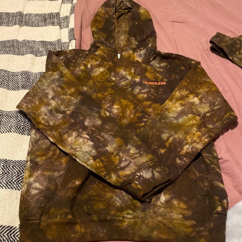Talentless camo hoodie and shorts